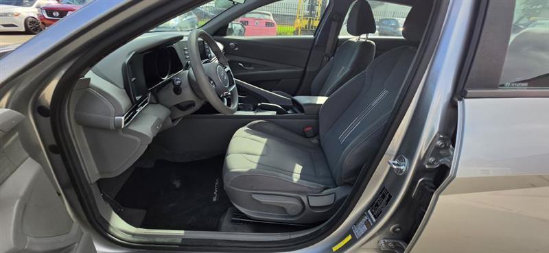 Hyundai Elantra SEL 2022