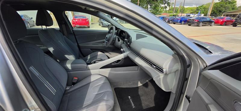 Hyundai Elantra SEL 2022