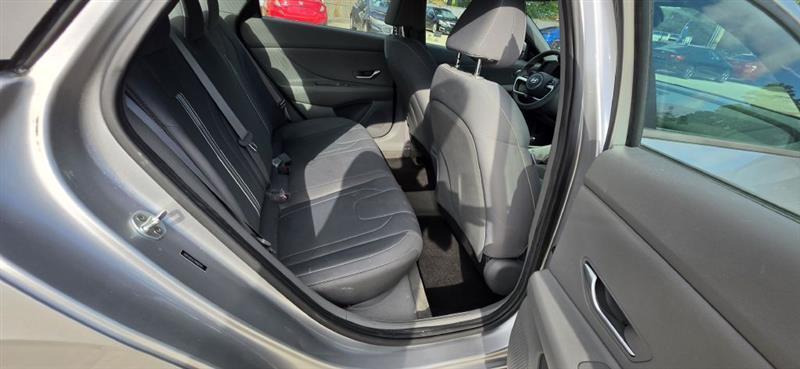 Hyundai Elantra SEL 2022