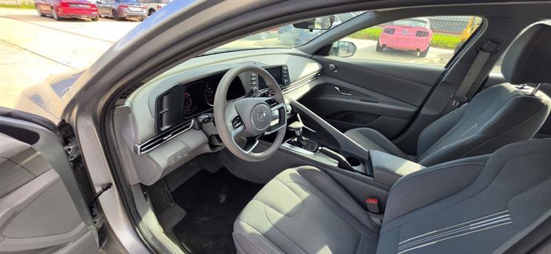 Hyundai Elantra SEL 2022