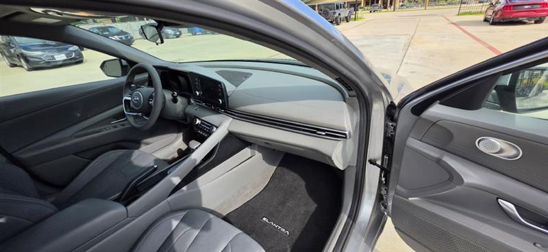 Hyundai Elantra SEL 2022