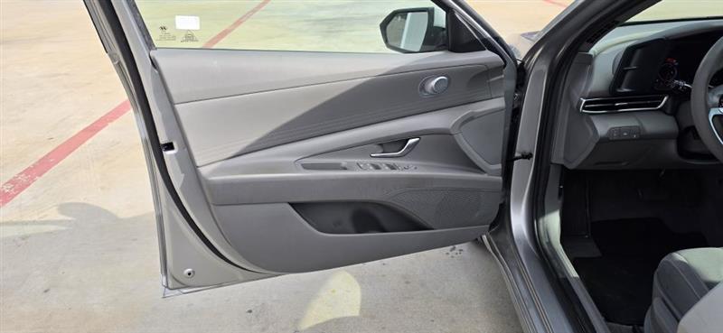 Hyundai Elantra SEL 2022