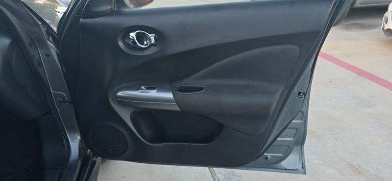 Nissan Juke S FWD 2015