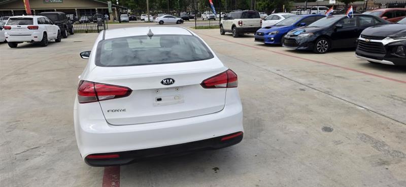 Kia Forte LX 6A 2017
