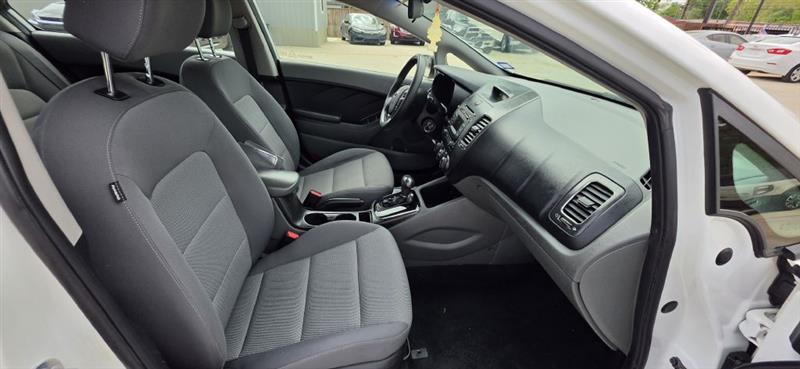 Kia Forte LX 6A 2017