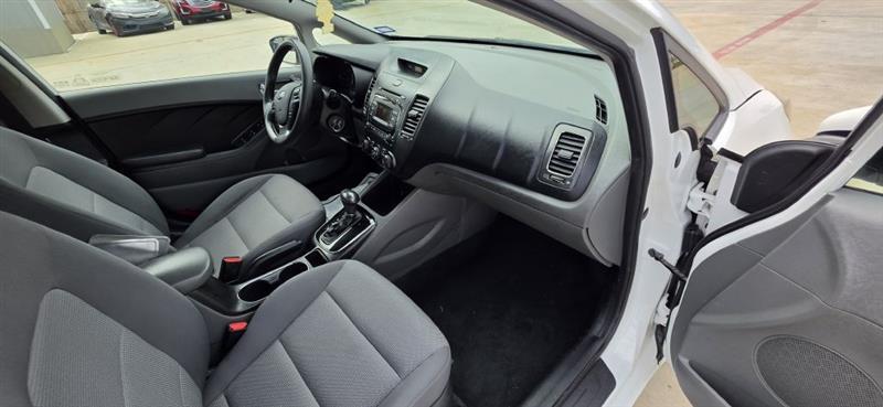 Kia Forte LX 6A 2017