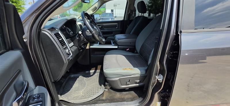 RAM 1500 SLT Crew Cab SWB 2WD 2015