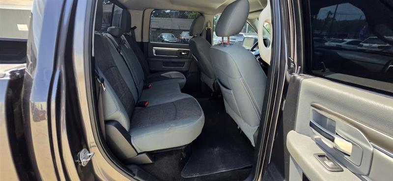 RAM 1500 SLT Crew Cab SWB 2WD 2015