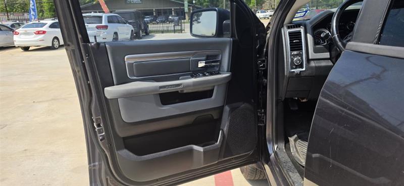 RAM 1500 SLT Crew Cab SWB 2WD 2015