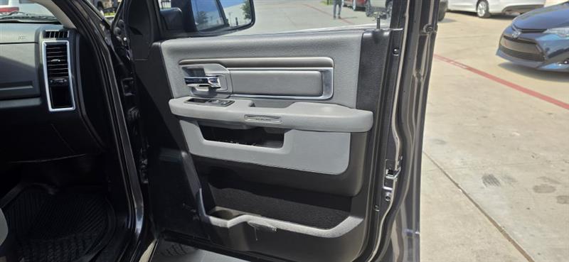 RAM 1500 SLT Crew Cab SWB 2WD 2015