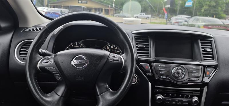 Nissan Pathfinder SV 2WD 2018