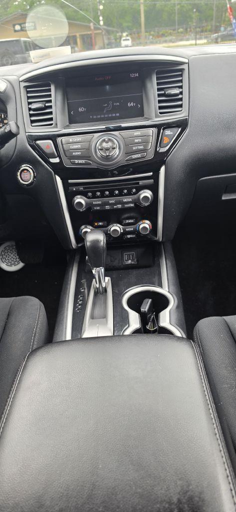 Nissan Pathfinder SV 2WD 2018