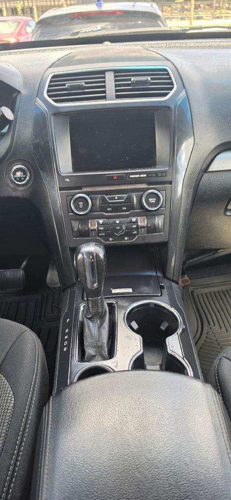 Ford Explorer XLT FWD 2019