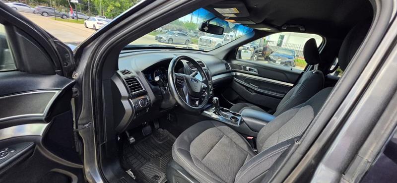 Ford Explorer XLT FWD 2019