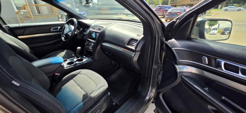 Ford Explorer XLT FWD 2019
