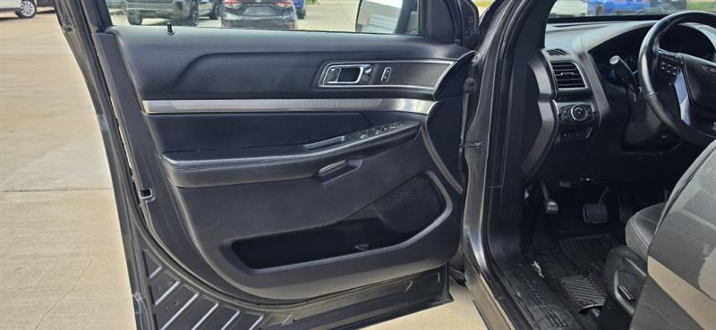 Ford Explorer XLT FWD 2019