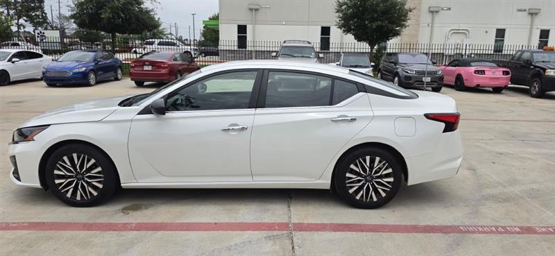 Nissan Altima 2.5 SV 2024