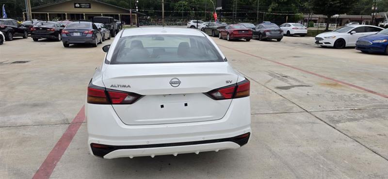 Nissan Altima 2.5 SV 2024