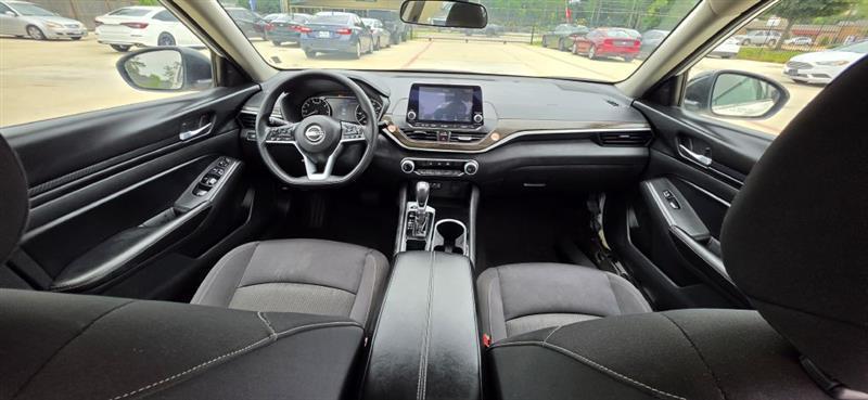 Nissan Altima 2.5 SV 2024