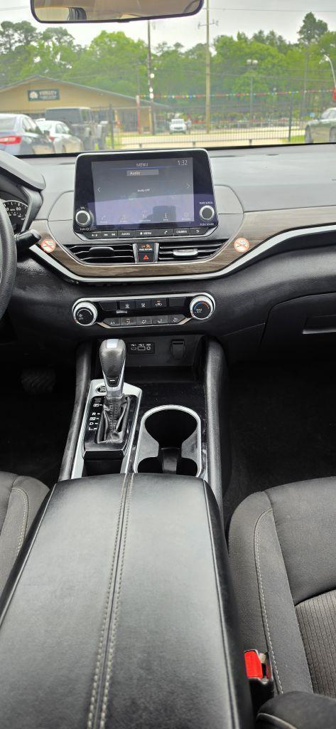 Nissan Altima 2.5 SV 2024
