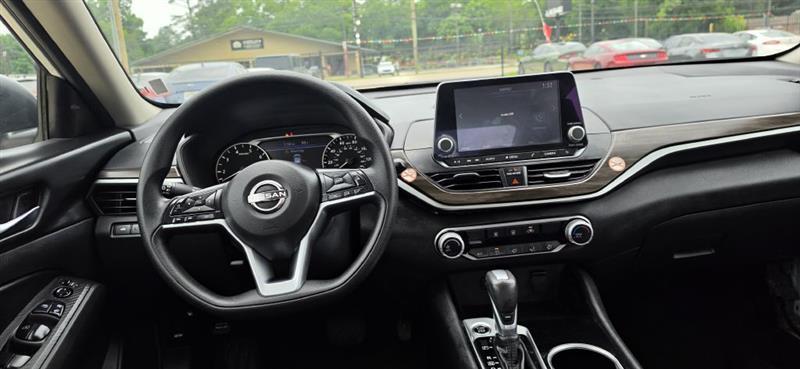 Nissan Altima 2.5 SV 2024