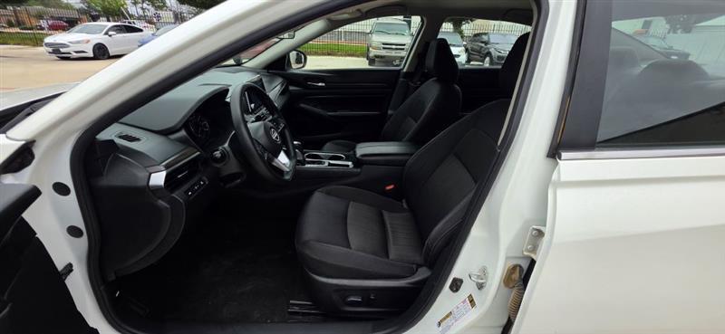 Nissan Altima 2.5 SV 2024