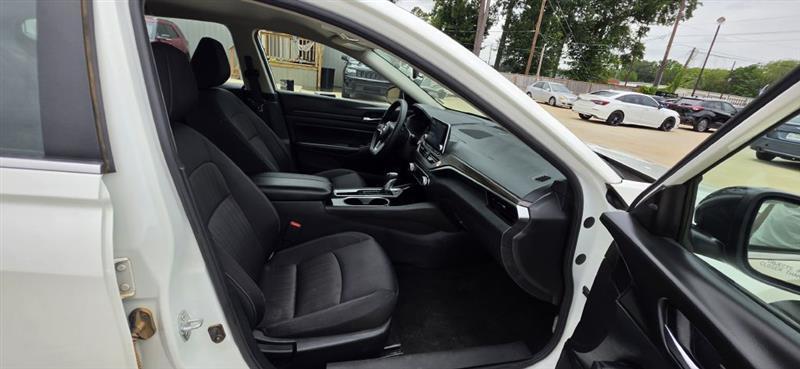 Nissan Altima 2.5 SV 2024