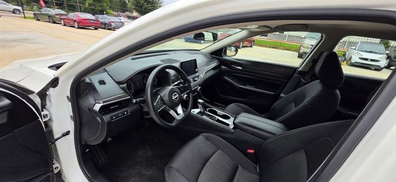 Nissan Altima 2.5 SV 2024