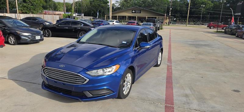 Ford Fusion S 2017