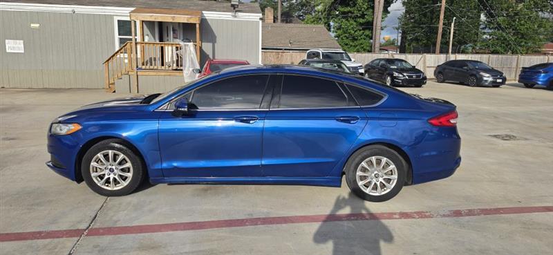 Ford Fusion S 2017