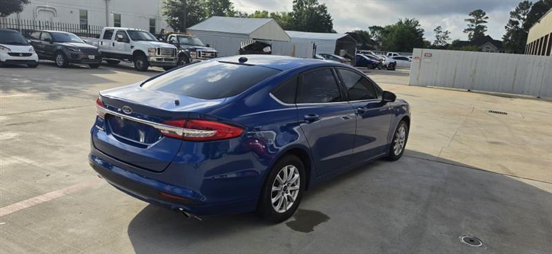 Ford Fusion S 2017