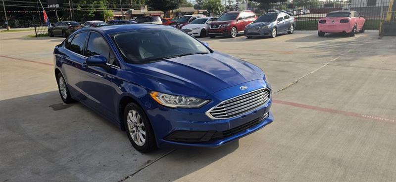 Ford Fusion S 2017