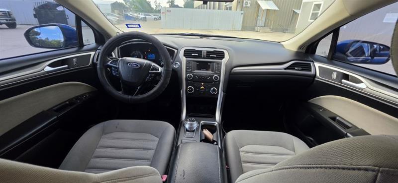 Ford Fusion S 2017