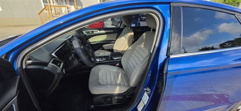 Ford Fusion S 2017