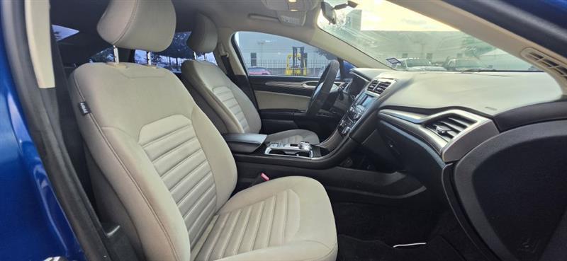Ford Fusion S 2017