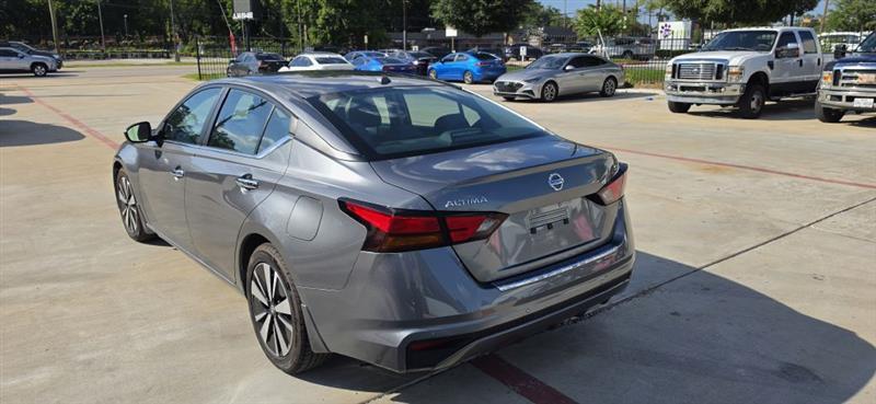 Nissan Altima 2.5 SV 2022