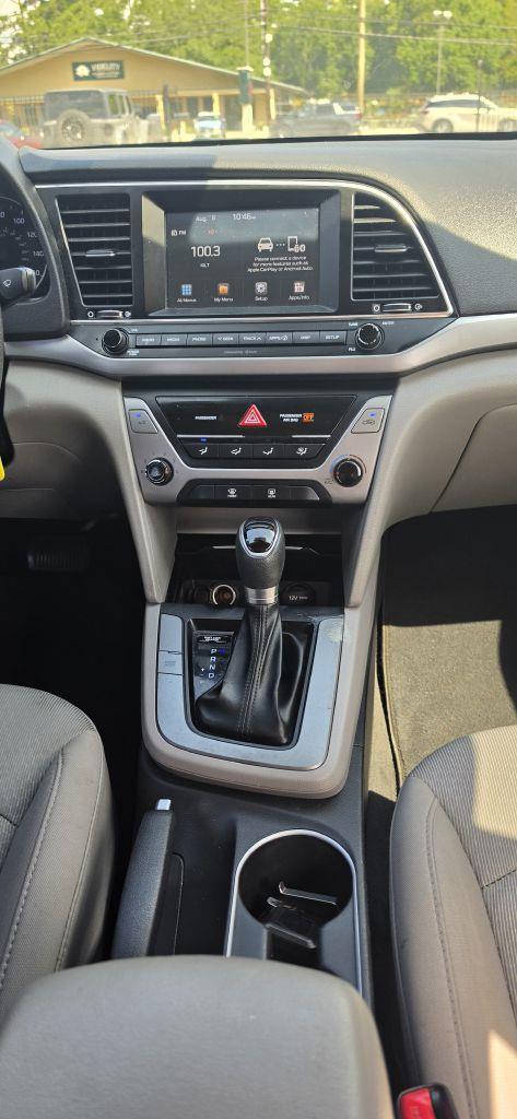 Hyundai Elantra Value Edition 6A 2017