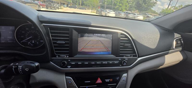 Hyundai Elantra Value Edition 6A 2017