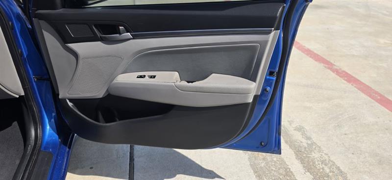 Hyundai Elantra Value Edition 6A 2017