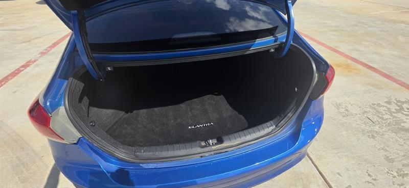 Hyundai Elantra Value Edition 6A 2017