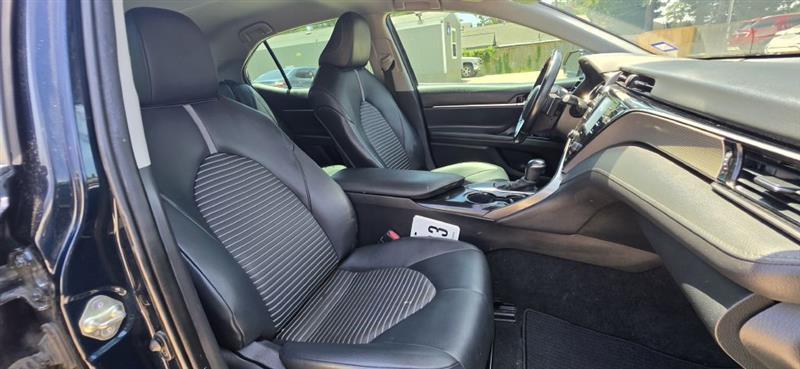 Toyota Camry SE 2020
