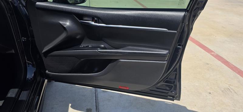 Toyota Camry SE 2020