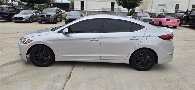 Hyundai Elantra Value Edition 6A 2017