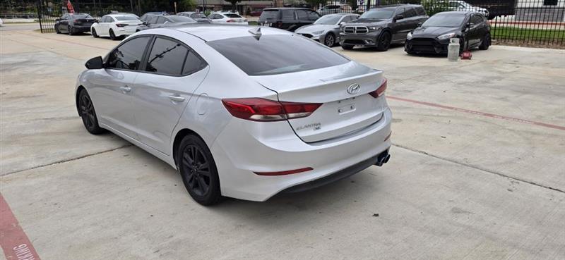Hyundai Elantra Value Edition 6A 2017