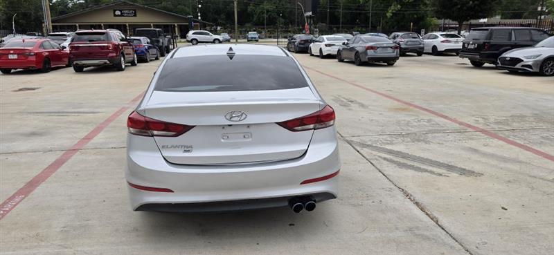 Hyundai Elantra Value Edition 6A 2017