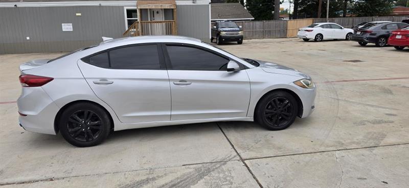 Hyundai Elantra Value Edition 6A 2017