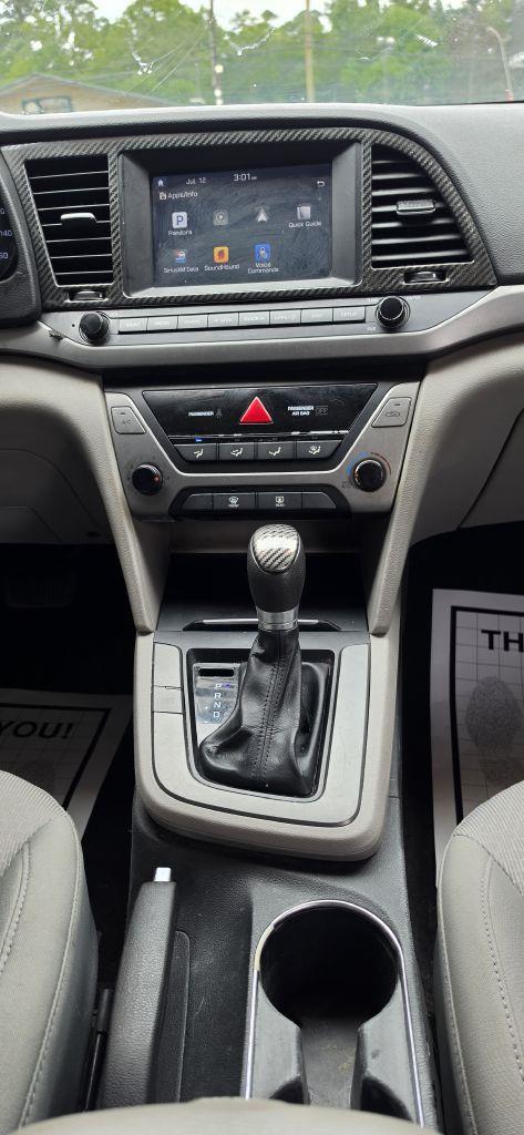 Hyundai Elantra Value Edition 6A 2017