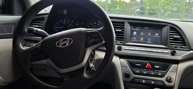 Hyundai Elantra Value Edition 6A 2017