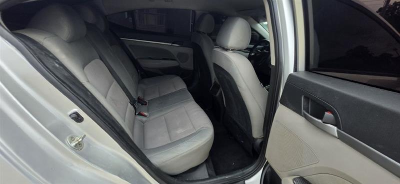 Hyundai Elantra Value Edition 6A 2017