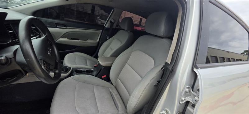 Hyundai Elantra Value Edition 6A 2017